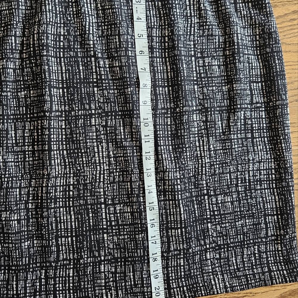 Coldwater Creek Skirt. Black and White Patterned Women's Skirt 10 Petite. - Picture 8 of 8